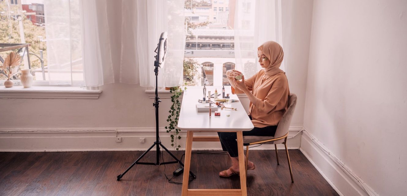 Slik plasserer vi kameraet når vi filmer et produkt på bordet